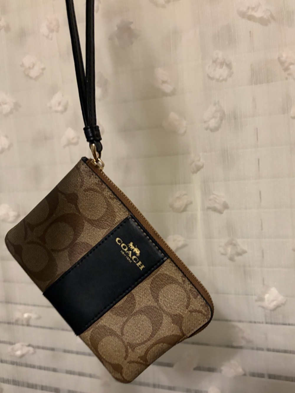 Coach CJ792 Corner Zip Wristlet